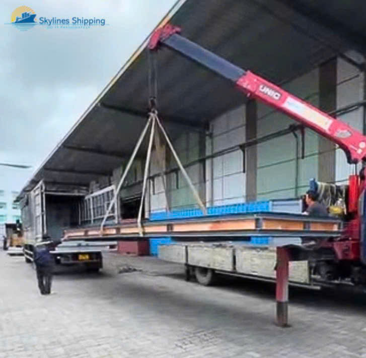 SKYLINES SHIPPING VN: TRANSPORTING A HUGE TEMPERED GLASS - A DIFFICULT CHALLENGE